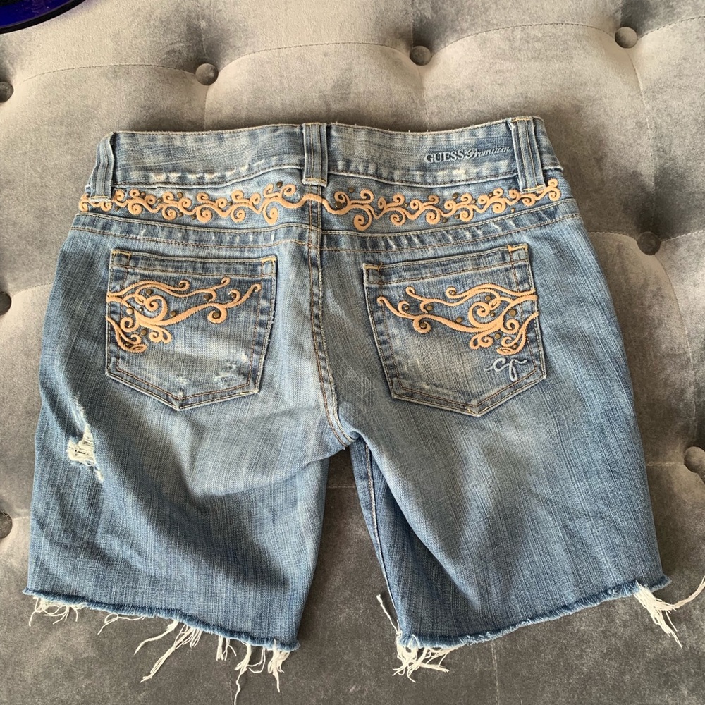 Guess Shorts - Picture 2 of 4
